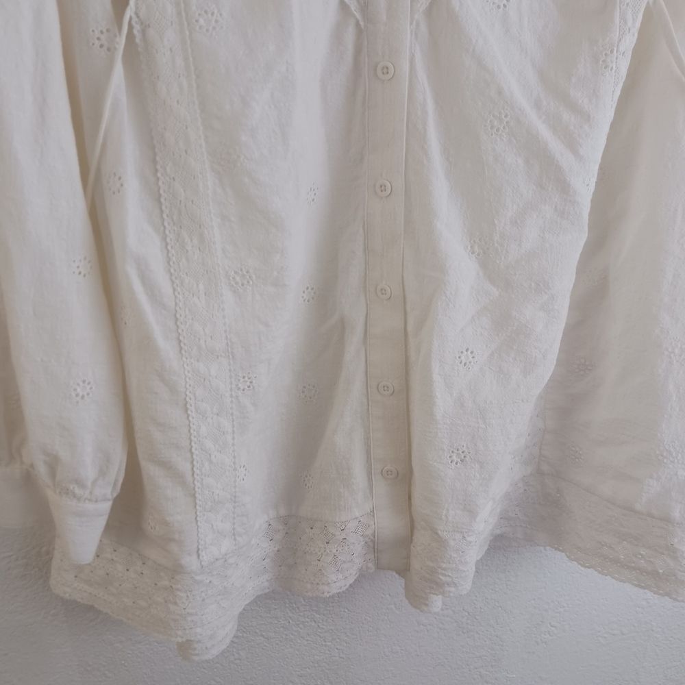 Torrid Long Sleeve Button Down Off Withe Blouse S… - image 3